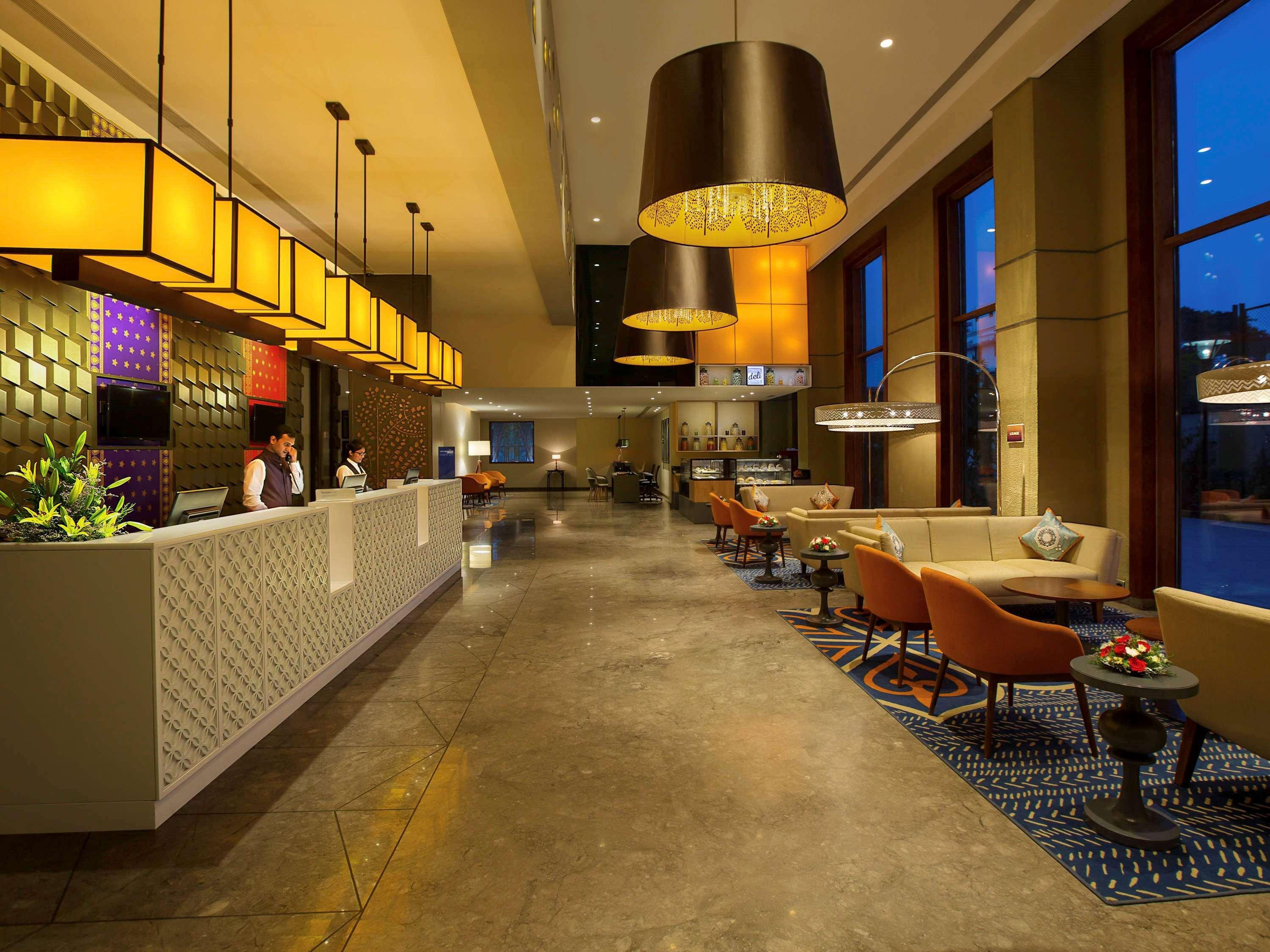 Grand Mercure Mysore - An Accor Brand Eksteriør billede The lounge at the airport