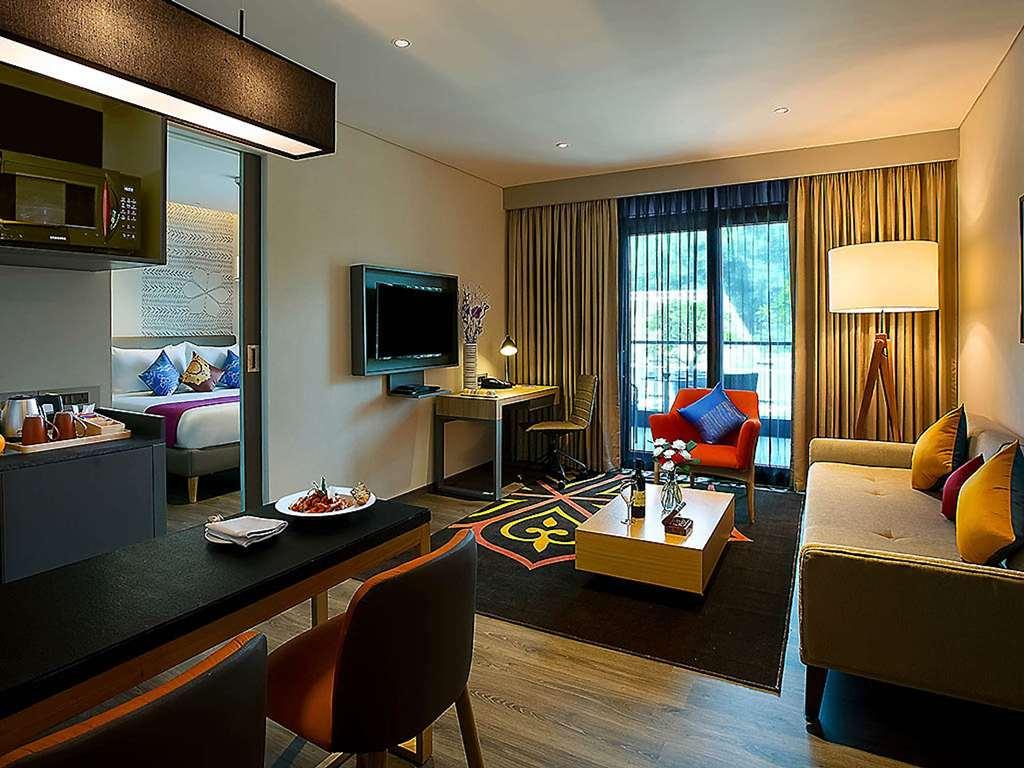 Grand Mercure Mysore - An Accor Brand Værelse billede A typical suite at the hotel