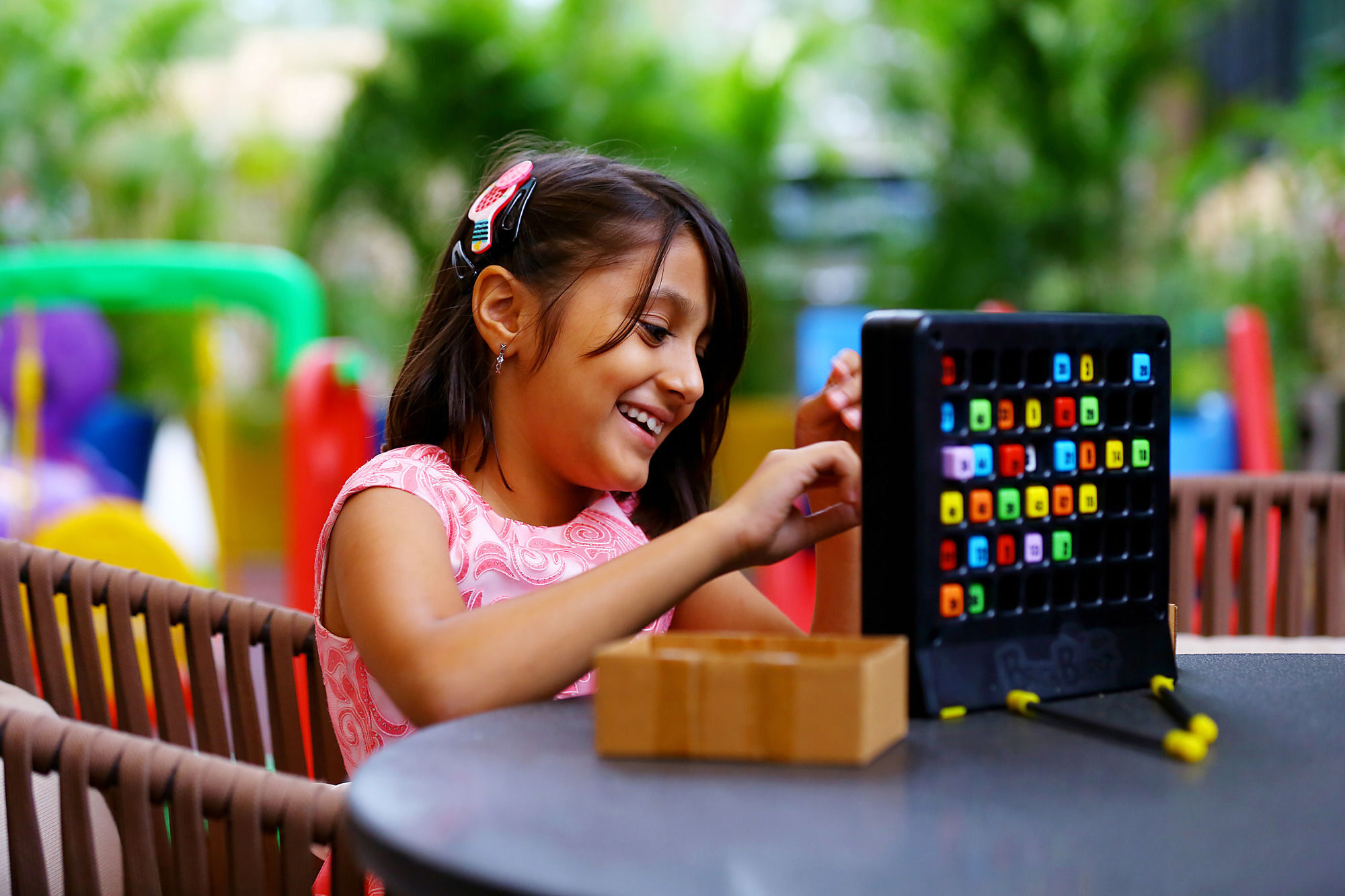 Grand Mercure Mysore - An Accor Brand Eksteriør billede A child playing with a tablet